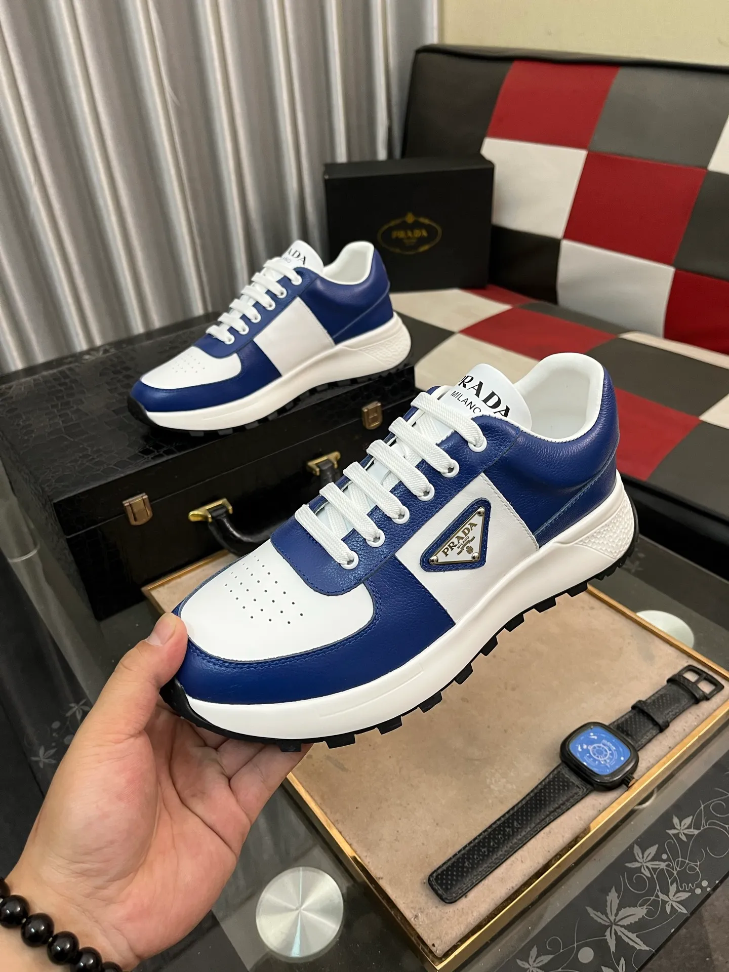 Men's shoes 💰440⌚️⌚️ PRADA [Prada] popular men's shoes, casual shoes and sports shoes! High-end quality 🍀 The upper is made of imported original cowhide 💥 cowhide lining; the original molded outsole. The style is correct and elegant, comfortable and versatile💪 Three quality guarantees. Size: 38-44, 3️⃣colors available.